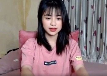 clip sex:Con cu anh cứng ngắc khi em gái khoe hàng xinh đẹp